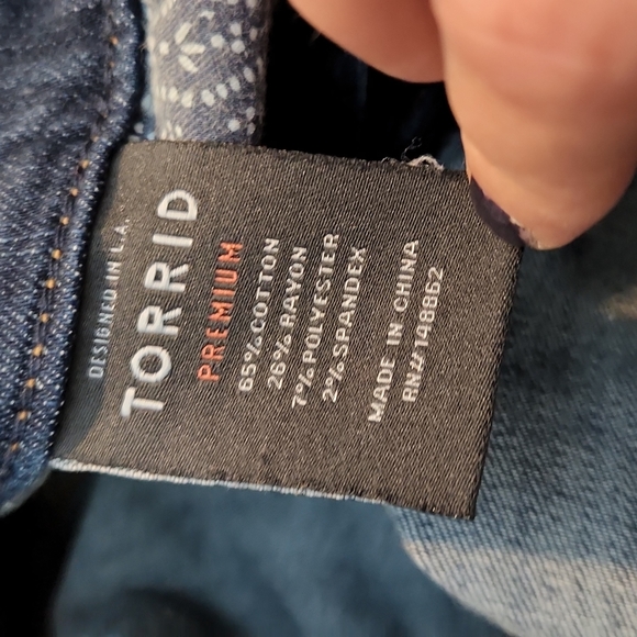 Torrid Boyfriend Jean's Size 16R - Picture 15 of 16